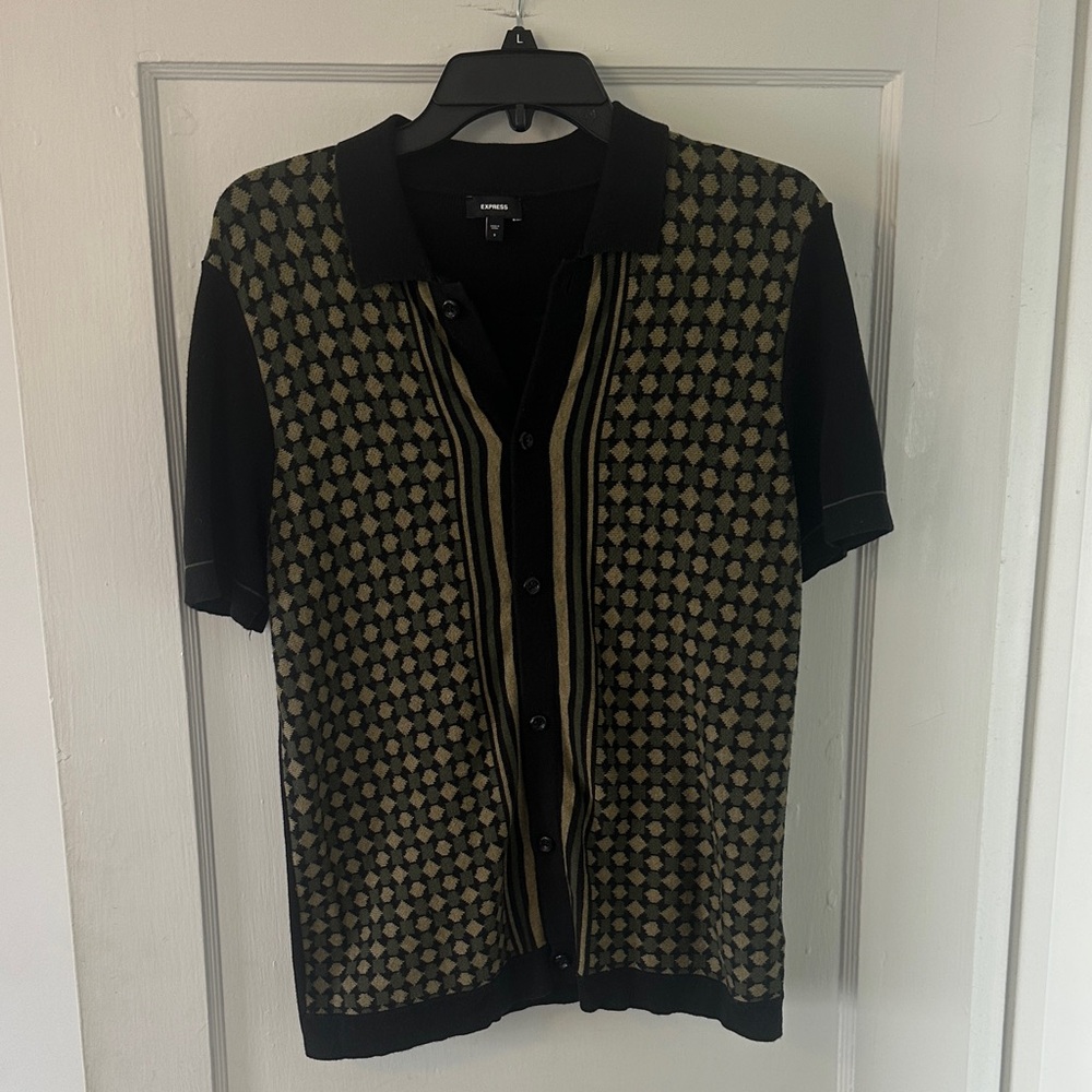 Express Black and Olive Short Sleeve Button Knit Shirt